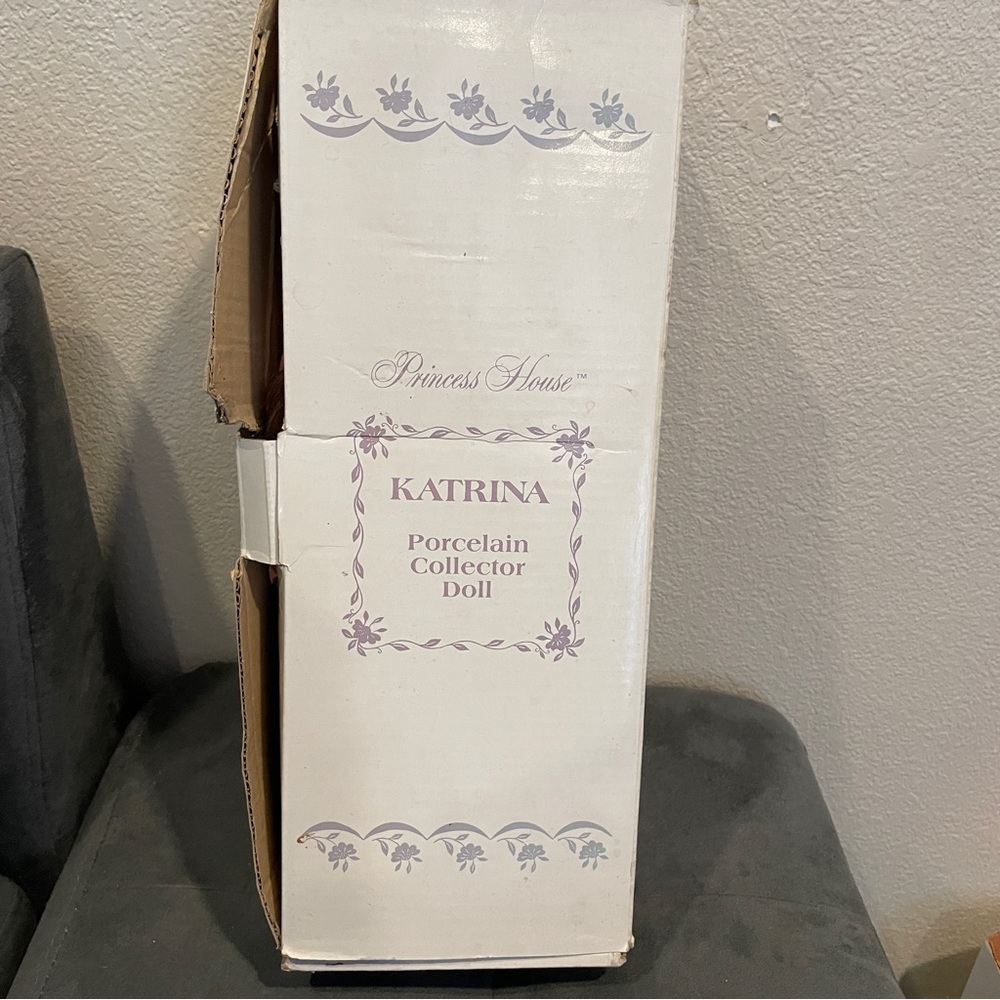 Princess House Katrina Porcelain Collector Doll - Picture 5 of 6